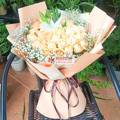 鞍山33朵香槟玫瑰百合，心里永远是你